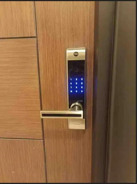 Luxury Bgc Condo In Taguig, Mckinley - Covered Parking And Wifi Free מראה חיצוני תמונה